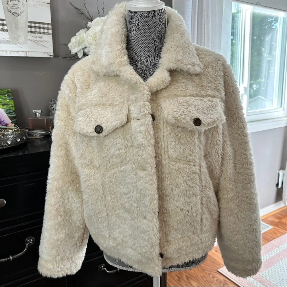 Victoria’s Secret Faux Fur Sherpa Teddy Jacket Cream White Size Large - Picture 2 of 15